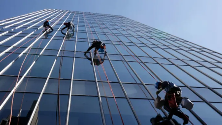 high rise window cleaning